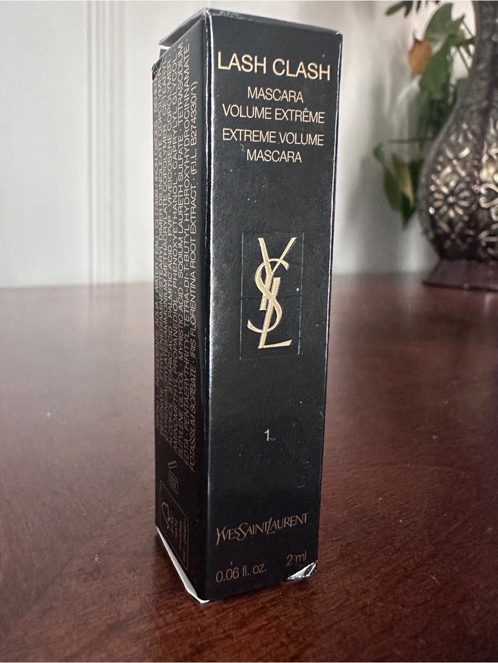 Yves Saint Laurent Lash Clash Mascara in Black